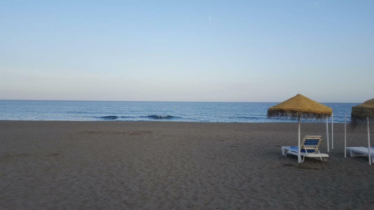 Las Plumas Beach 托雷莫利诺斯 外观 照片